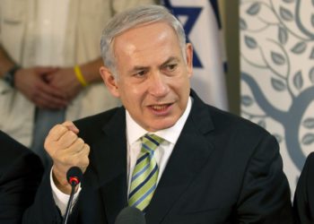 Israel's Prime Minister Benjamin Netanyahu speaks during the weekly cabinet meeting in the northern town of Safed October 30, 2011. REUTERS/Jack Guez/Pool (ISRAEL - Tags: POLITICS)
